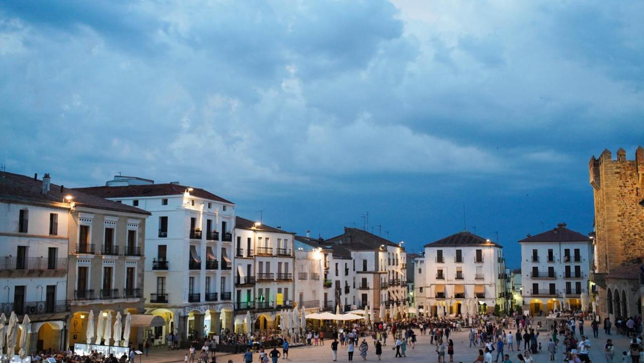 Apartamentos Soho Boutique Plaza Mayor Caceres Bagian luar foto