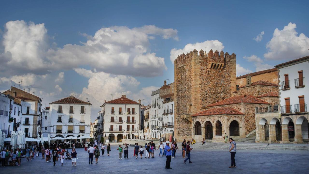 Apartamentos Soho Boutique Plaza Mayor Caceres Bagian luar foto