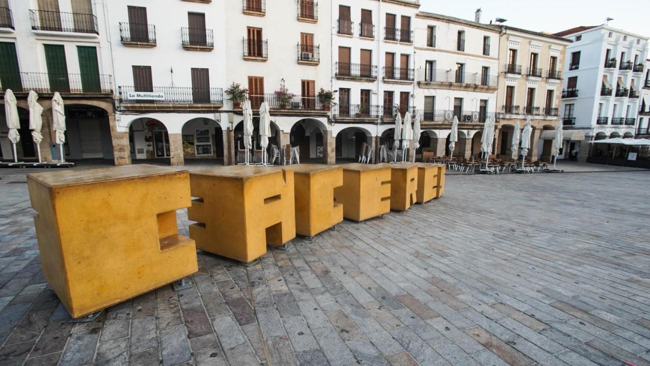 Apartamentos Soho Boutique Plaza Mayor Caceres Bagian luar foto
